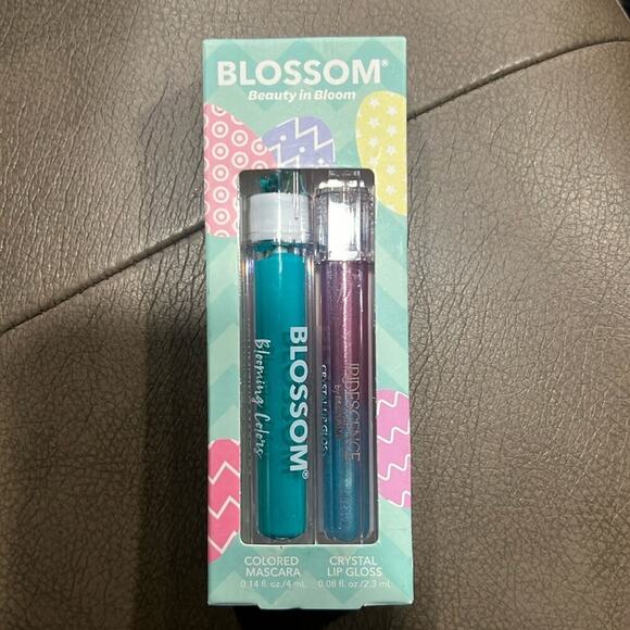 Blossom colored mascara and crystal lip gloss - Picture 2 of 4